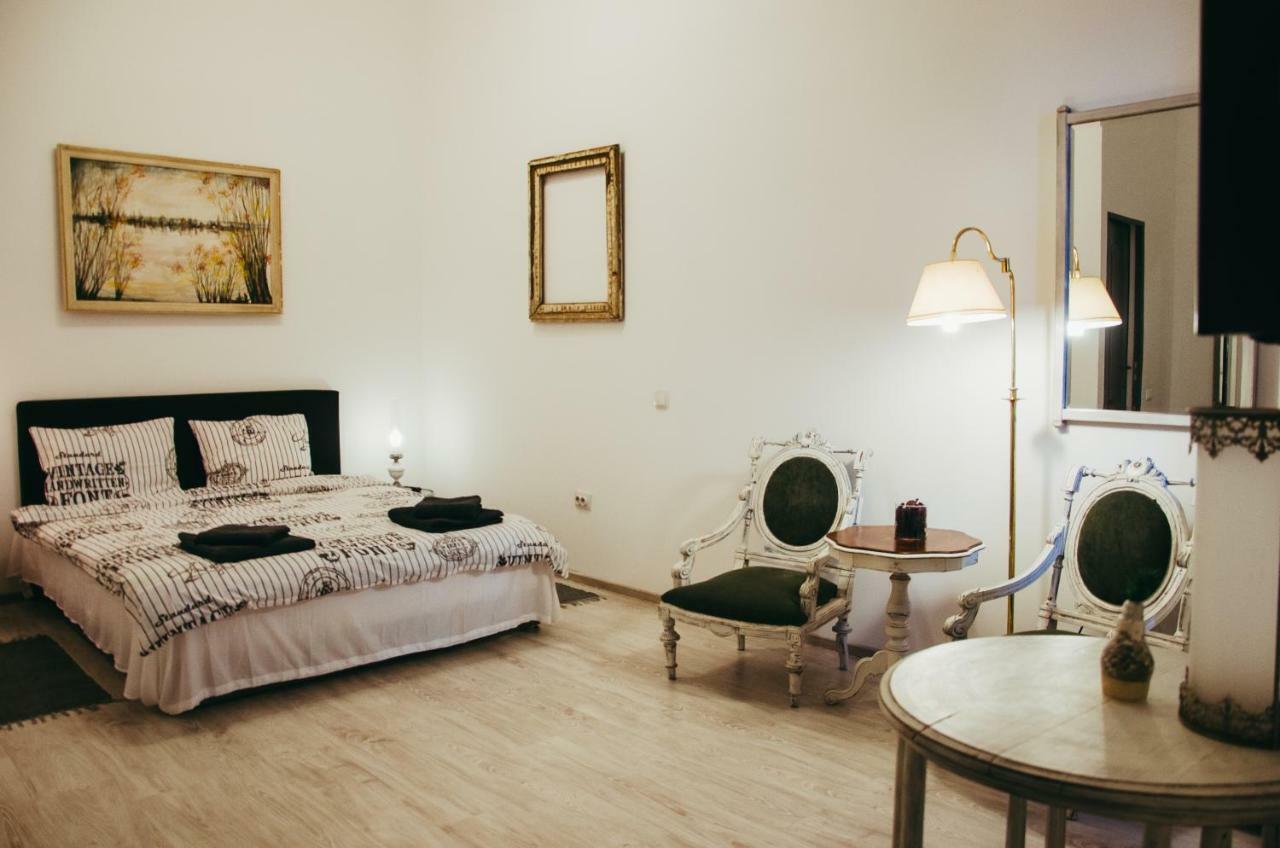 Mansion Josephina Apartment Cluj-Napoca Ngoại thất bức ảnh