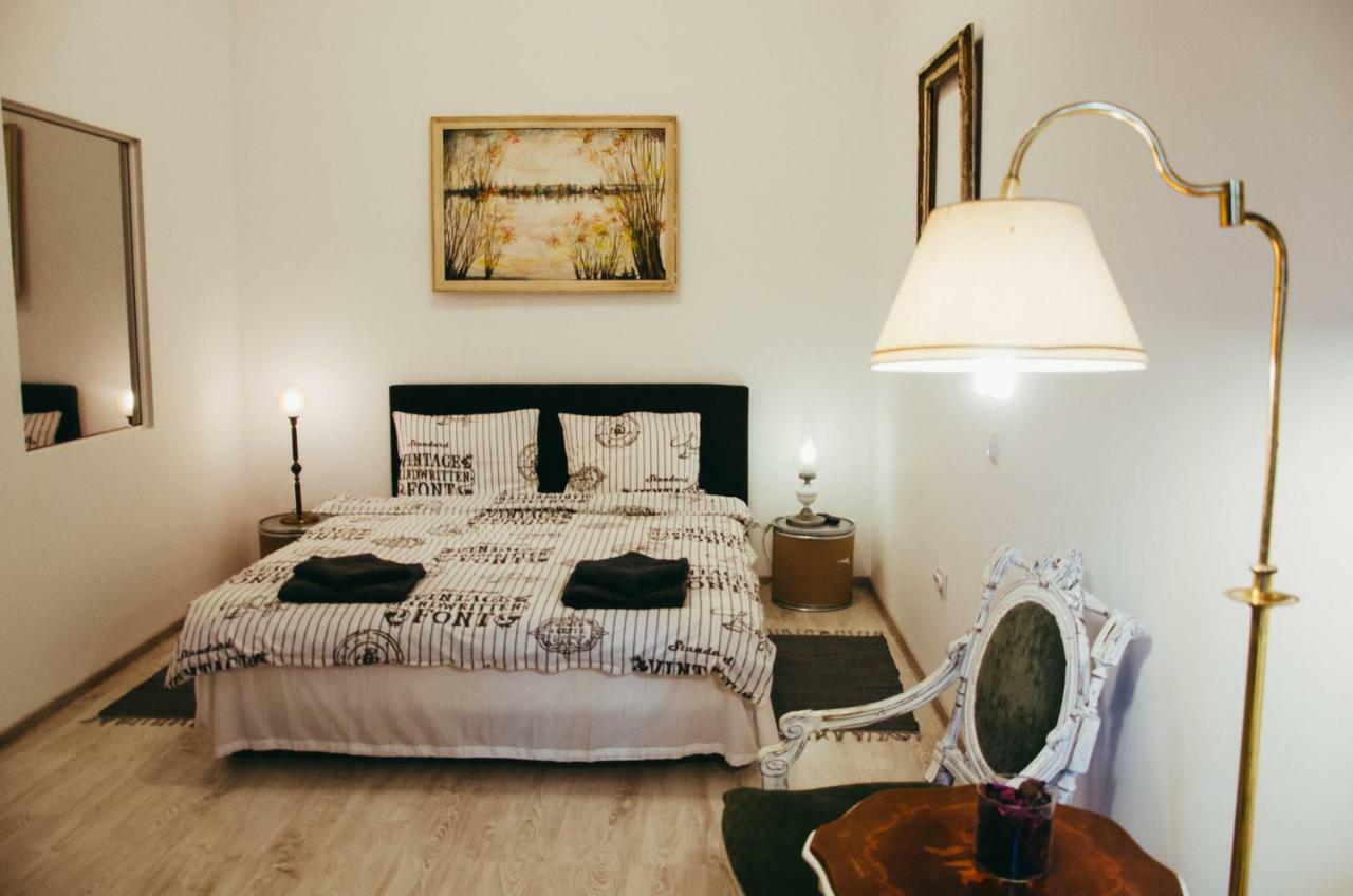Mansion Josephina Apartment Cluj-Napoca Ngoại thất bức ảnh