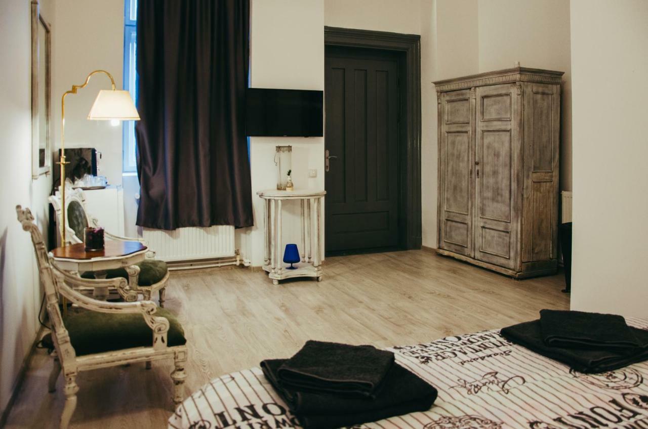 Mansion Josephina Apartment Cluj-Napoca Ngoại thất bức ảnh